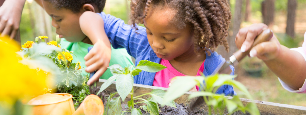 10 Fun Ways To Spend Time Outdoors With Kids This Spring